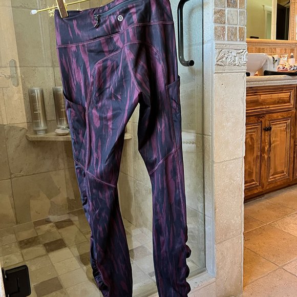 Size 2 Lululemon Leggings - Picture 2 of 4